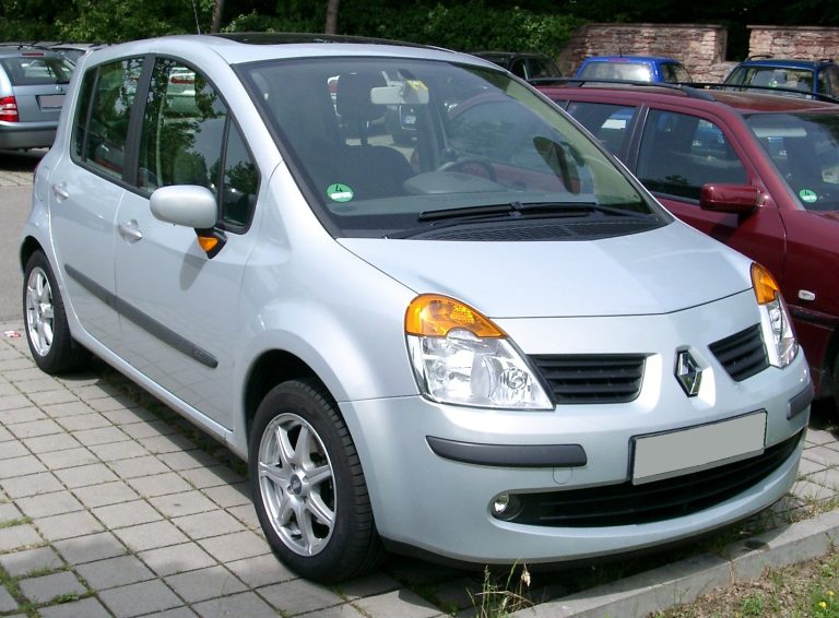 Renault_Modus_front_20080530.jpg
