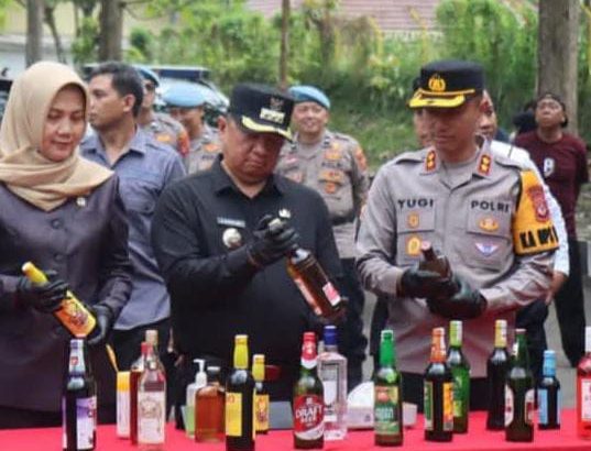 polres garut musnahkan miras